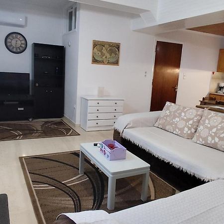 Ευρύχωρο Και Άνετο Διαμέρισμα Στην Ιτέα Joanna'S Apartment Kirra Kültér fotó