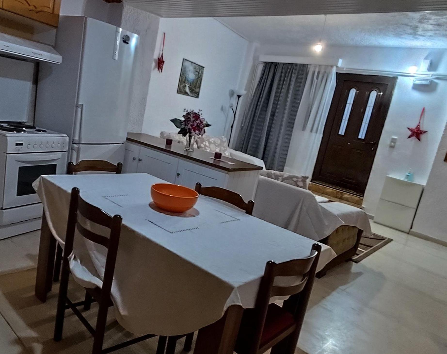 Ευρύχωρο Και Άνετο Διαμέρισμα Στην Ιτέα Joanna'S Apartment Kirra Kültér fotó